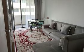 Deluxe 2 Bedroom Apartment With Balcony And Private Parking