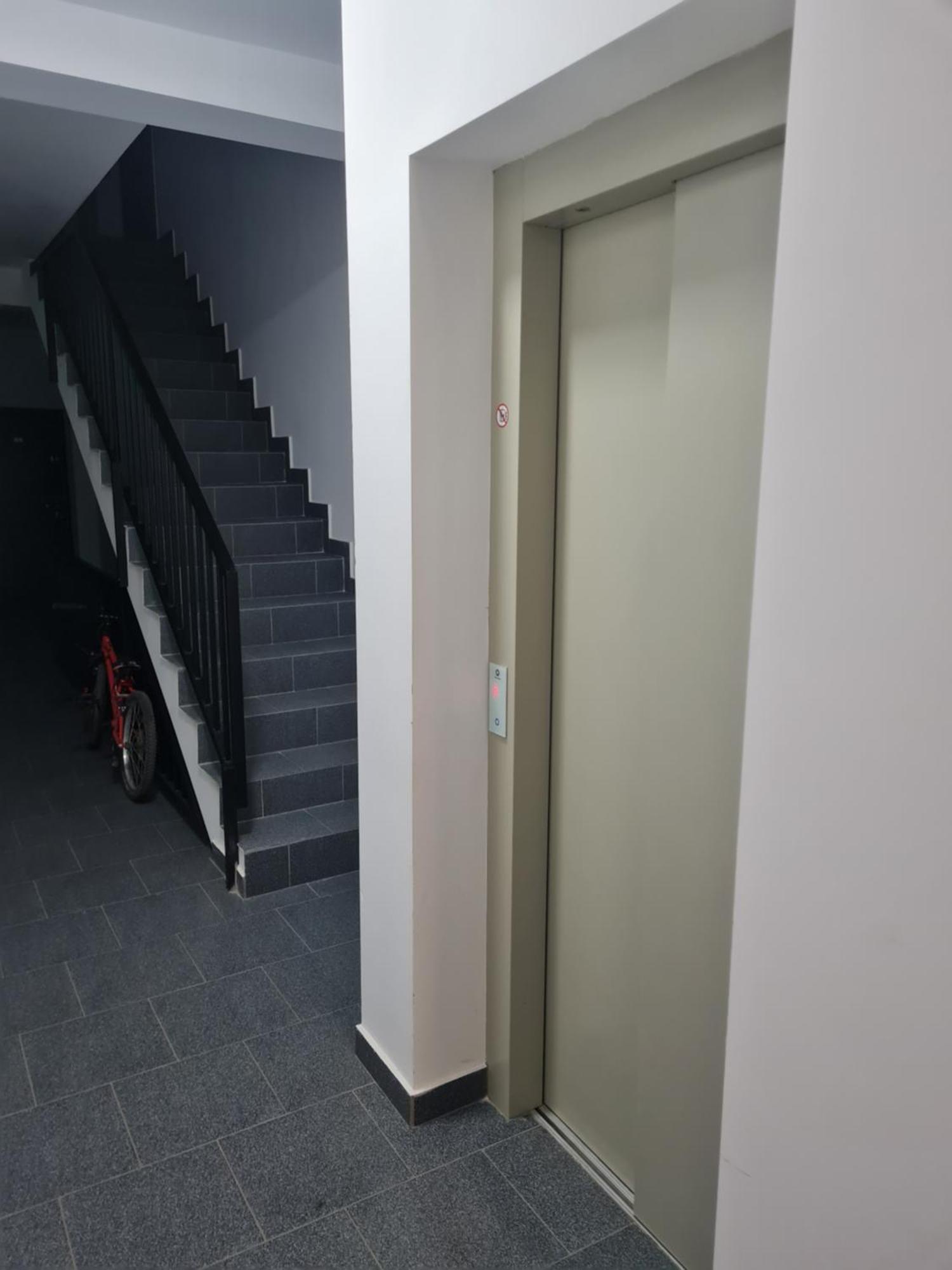 Deluxe 2 Bedroom Apartment With Balcony And Private Parking Bragadiru Exterior photo